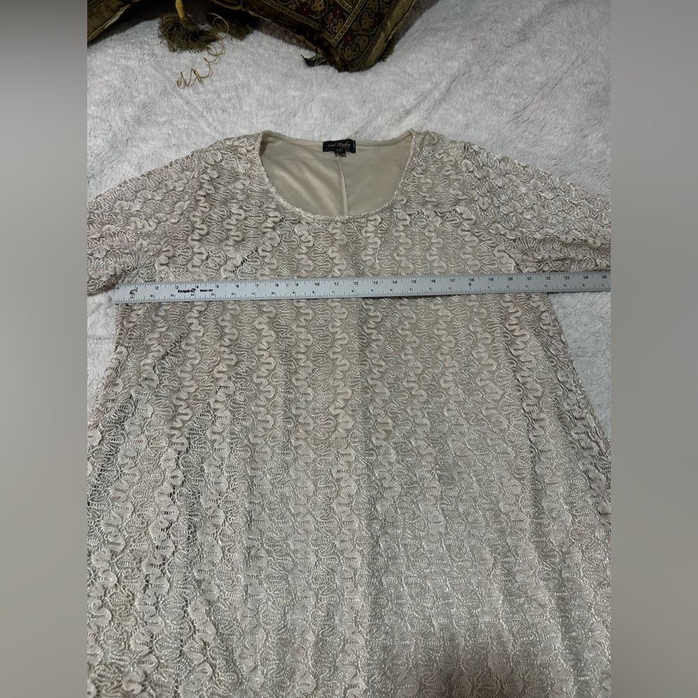 Chic Lace‎ Tunic in Cream - Picture 7 of 7